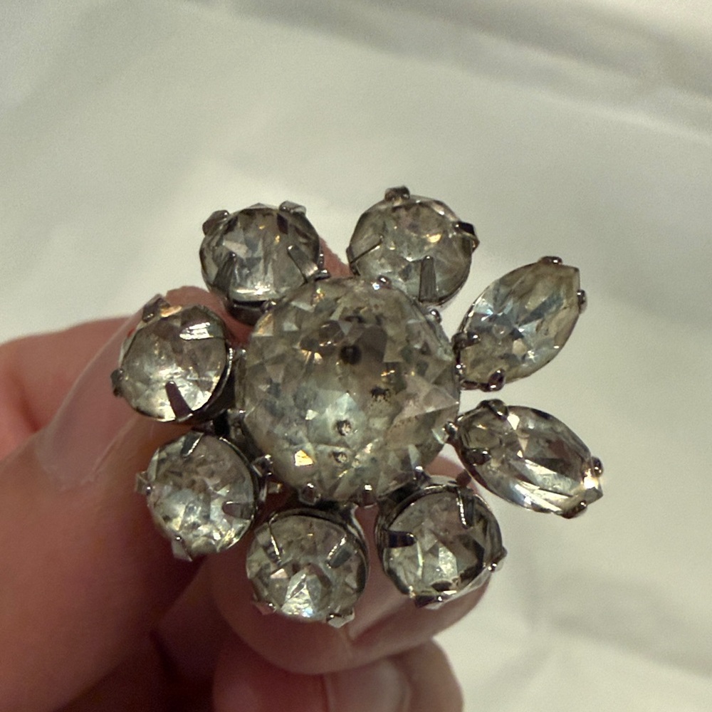 Silver Plated 1950s Crystal Earrings - Picture 5 of 6